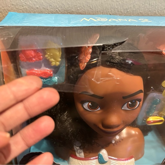 Moana 14 PC Styling Head- Some Damage To Box NEW🤎 - Picture 3 of 9